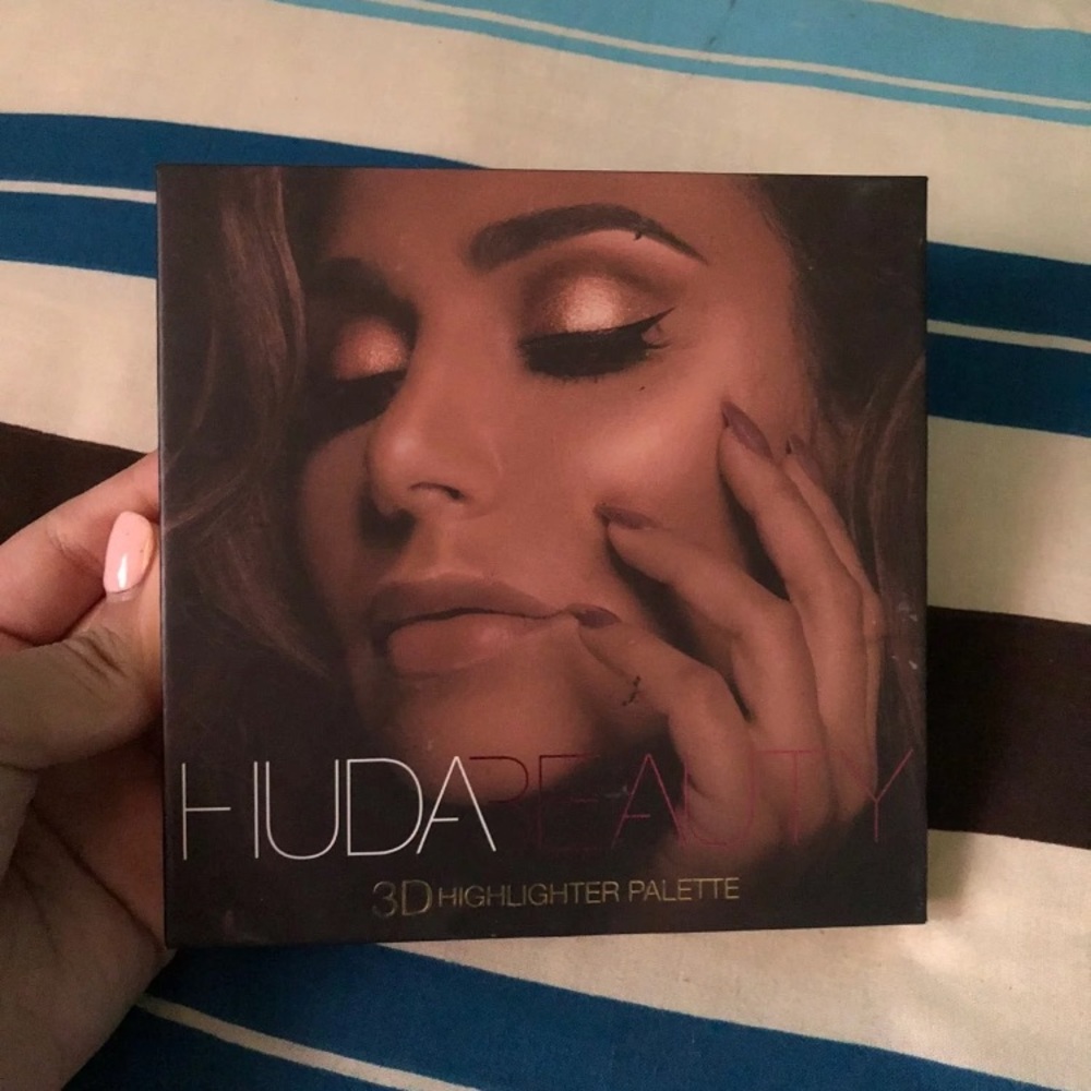 Huda beauty 3D Highlighter Palette